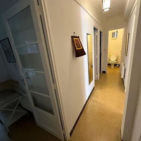 3-room Family Flat With Terrace 100m From Cassis