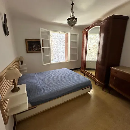3-room Family Flat With Terrace 100m From Lejlighed Cassis