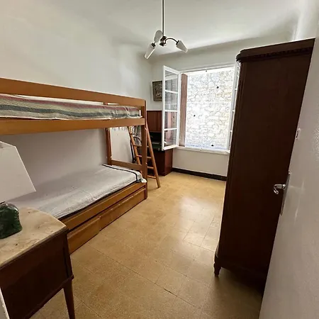 3-room Family Flat With Terrace 100m From
